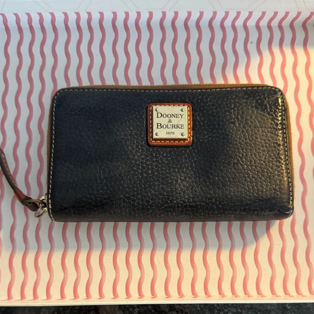 Dooney & Bourke Black Pebbled Leather Zip Card Wallet with Logo Plaque